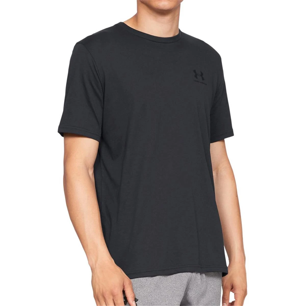 Under Armour Sportstyle Left Chest Logo Mens T-Shirt (Black-Black) 1 Under Armour Sportstyle Left Chest Logo Mens T-Shirt (Black-Black)